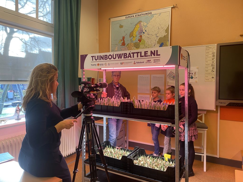tv-opnames-de-akker-lisse-omroep-west-nos-journaal-greenport-tuinbouw-battle