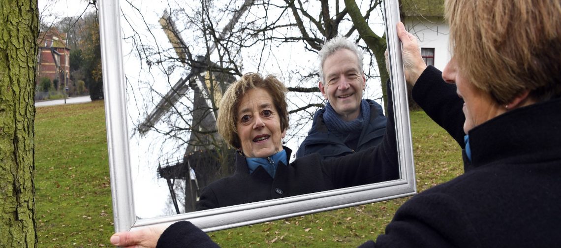 Georgette-Wolf-in-de-spiegel-greenport-duin-en-bollenstreek