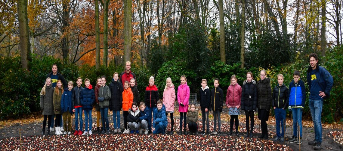 Bollenjongens-leerlingen-de-akker-tuinbouw-battle--Planten-Keukenhof