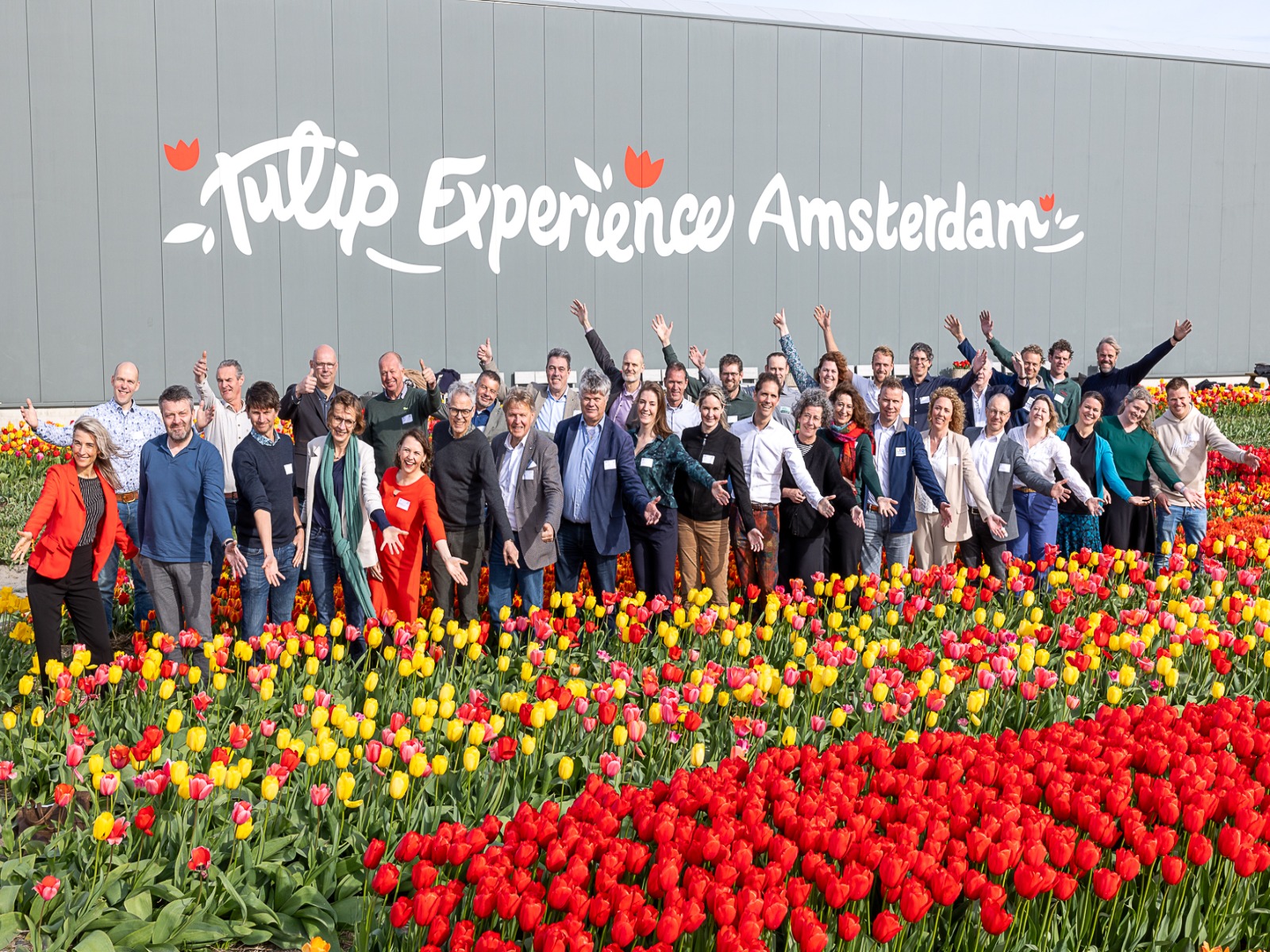 delegatie-tussen-tulpen-wethouders-statenleden-greenport