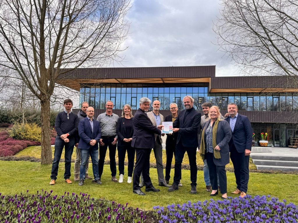 Overhandiging-eindrapportage-Regiocertificering-Greenport-Duin-en-Bollenstreek.jpg