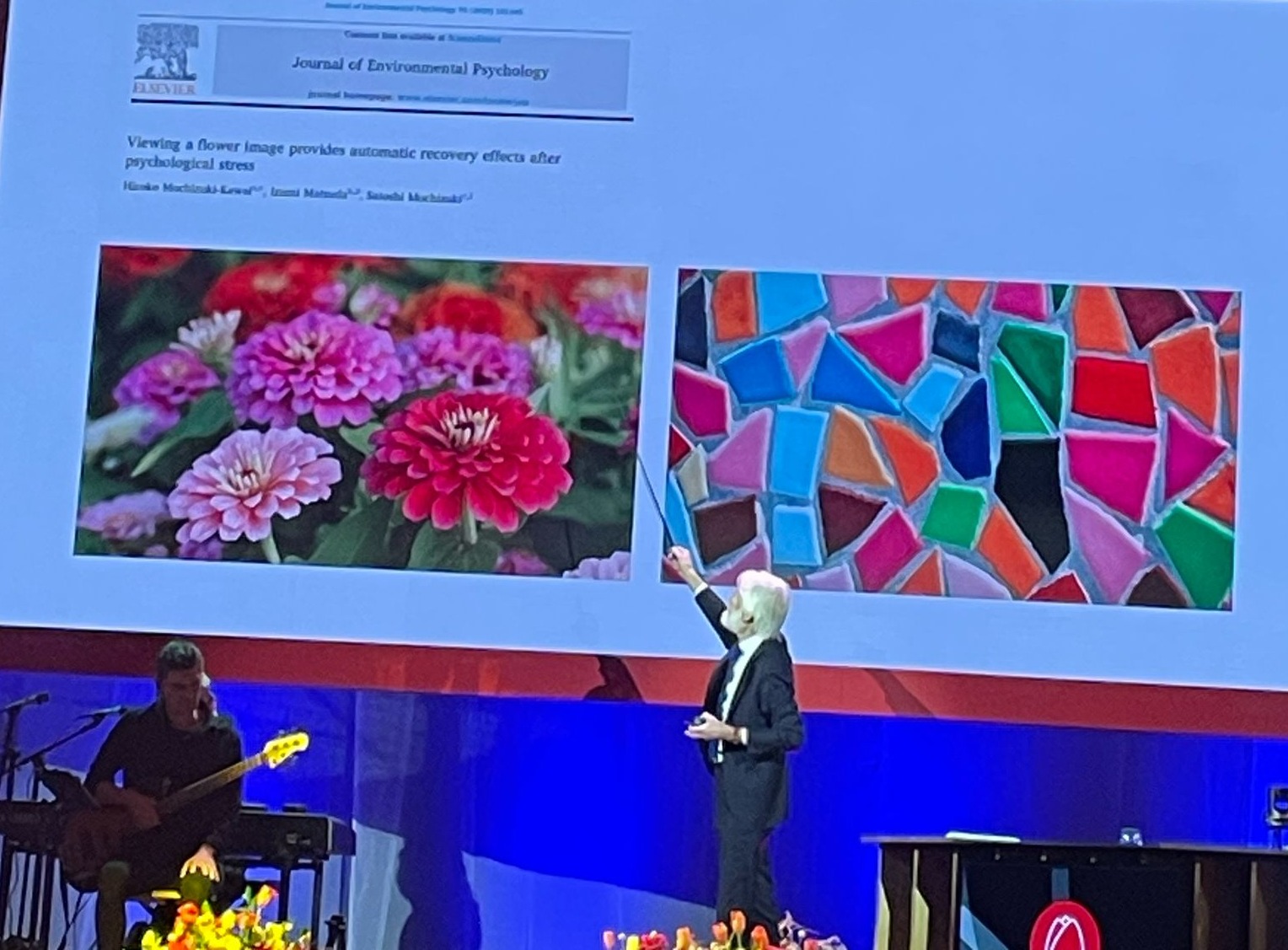 Prof-dr-Erik-Scherder-bloemen-zijn-goed-voor-je-greenport-opening-keukenhof